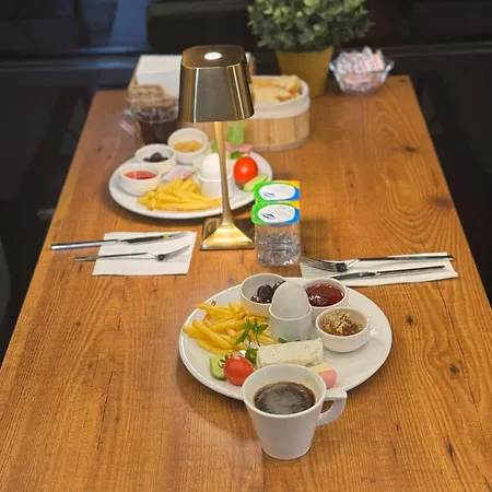 The Great Airport & Restaurant Otel